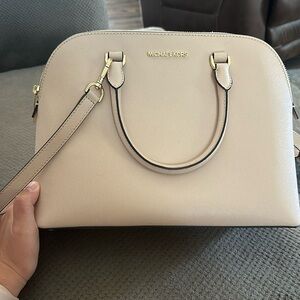 Michael Michael Kors “Cindy” LG dome satchel leather